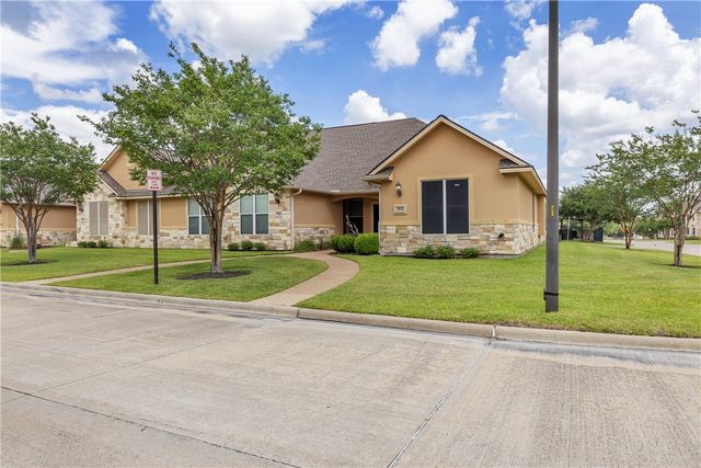 3800 Blackhawk Lane, College Station, TX 77845