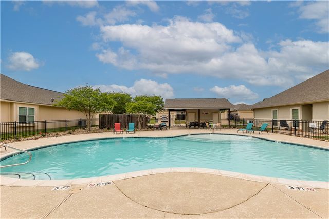 3800 Blackhawk Lane, College Station, TX 77845