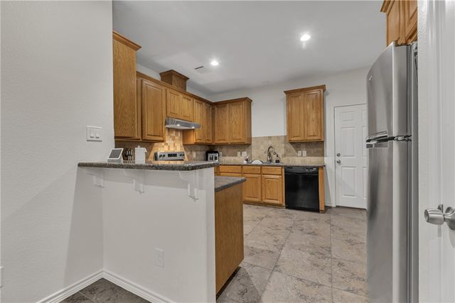 3800 Blackhawk Lane, College Station, TX 77845