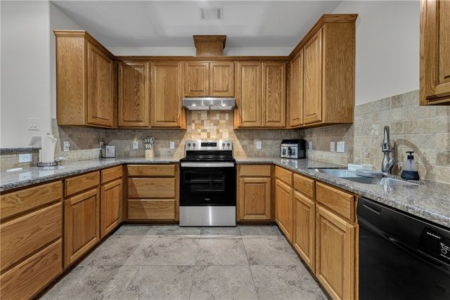 3800 Blackhawk Lane, College Station, TX 77845