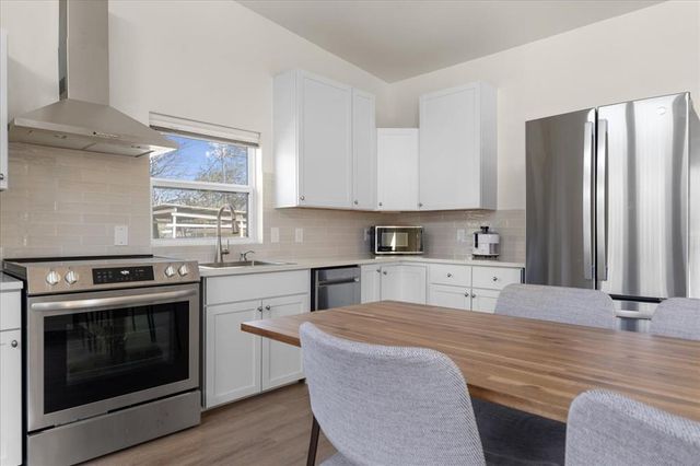 1411 Fairfield DR 2, Austin, TX 78758