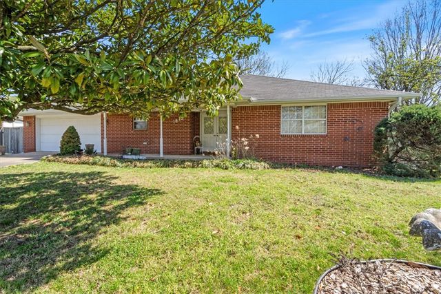 1813 K Street, Rogers, AR 72756