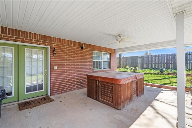 1813 K Street, Rogers, AR 72756