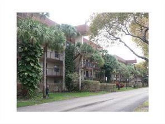 3141 NW 47th Terrace 326, Lauderdale Lakes, FL 33319