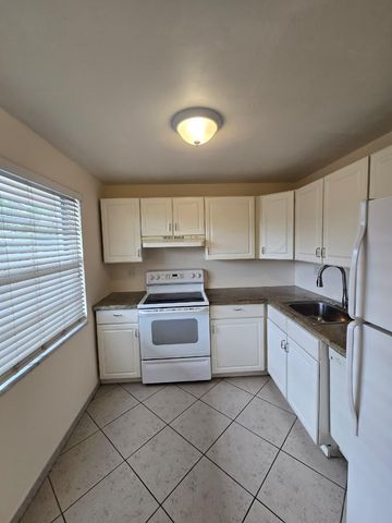 3141 NW 47th Terrace 326, Lauderdale Lakes, FL 33319