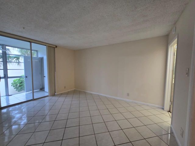 3141 NW 47th Terrace 326, Lauderdale Lakes, FL 33319