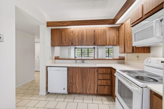 6049 Balboa Circle 205, Boca Raton, FL 33433