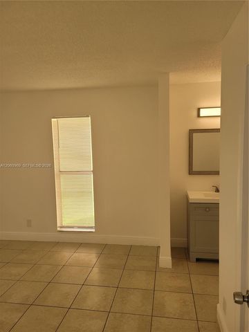4455 Treehouse Lane A, Tamarac, FL 33319