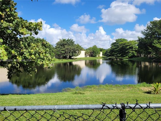 4455 Treehouse Lane A, Tamarac, FL 33319