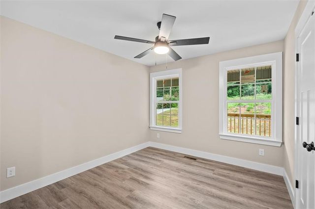 141 Azalea St sw, Calhoun, GA 30701