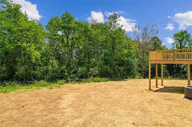 141 Azalea St sw, Calhoun, GA 30701