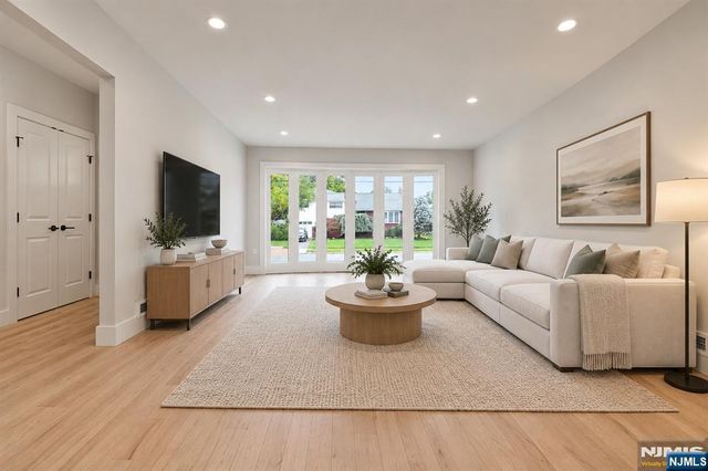721 Schaefer Avenue, Oradell, NJ 07649