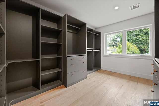721 Schaefer Avenue, Oradell, NJ 07649