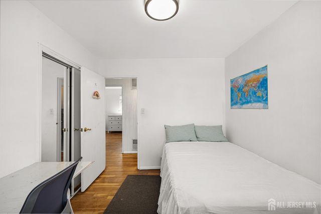 6 Chalmers Road, East Brunswick, NJ 08816