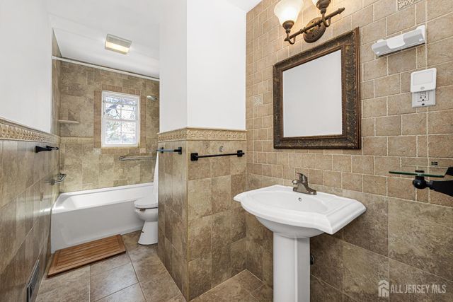 6 Chalmers Road, East Brunswick, NJ 08816