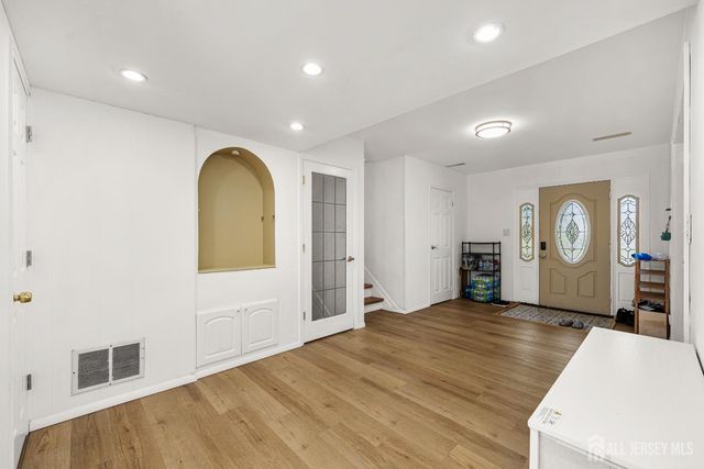 6 Chalmers Road, East Brunswick, NJ 08816