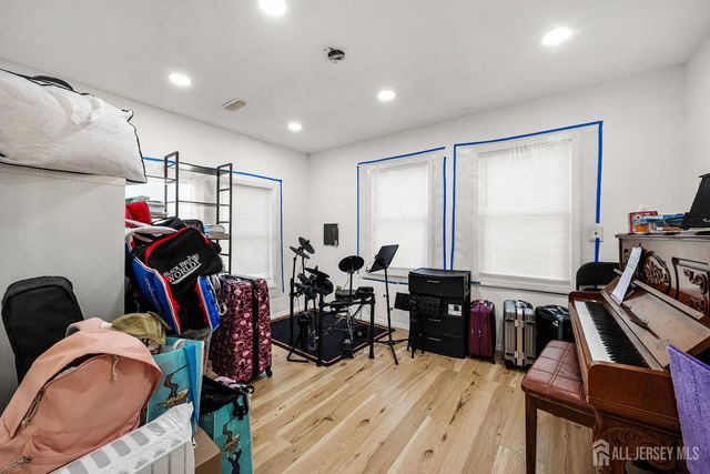 6 Chalmers Road, East Brunswick, NJ 08816