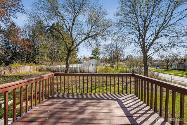 6 Chalmers Road, East Brunswick, NJ 08816