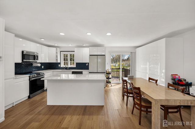 6 Chalmers Road, East Brunswick, NJ 08816