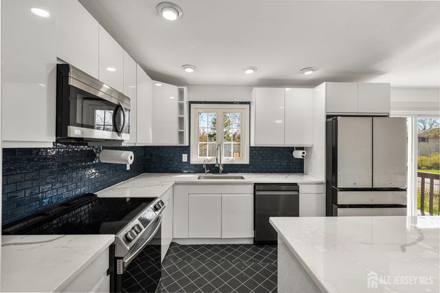 6 Chalmers Road, East Brunswick, NJ 08816