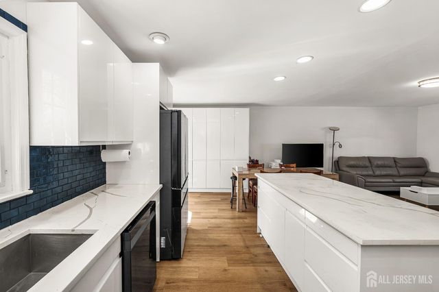 6 Chalmers Road, East Brunswick, NJ 08816