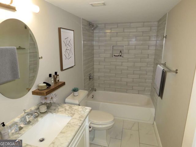 2870 Pharr Court South NW 407, Atlanta, GA 30305