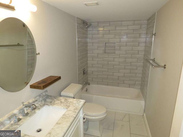 2870 Pharr Court South NW 407, Atlanta, GA 30305