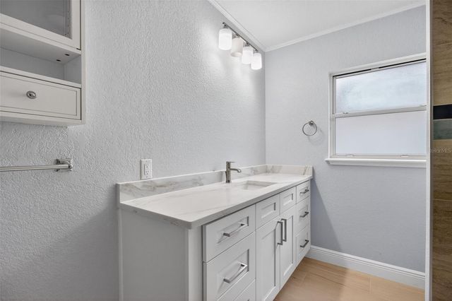 1073 79TH STREET S, St Petersburg, FL 33707