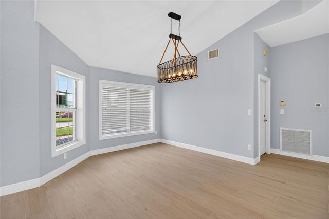 1073 79TH STREET S, St Petersburg, FL 33707