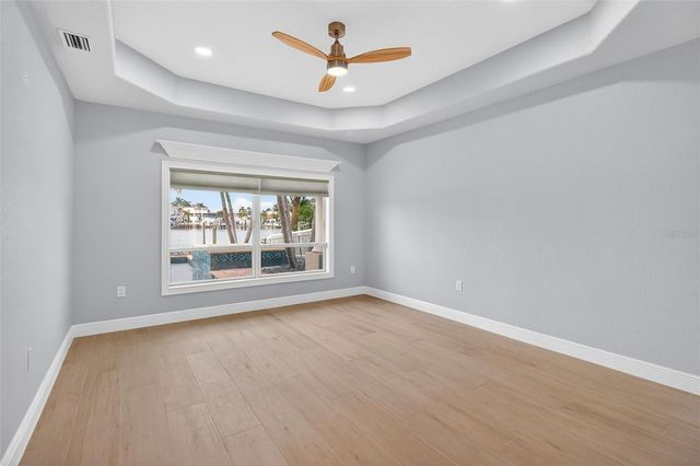 1073 79TH STREET S, St Petersburg, FL 33707