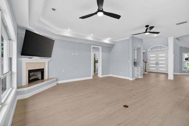 1073 79TH STREET S, St Petersburg, FL 33707