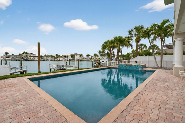 1073 79TH STREET S, St Petersburg, FL 33707