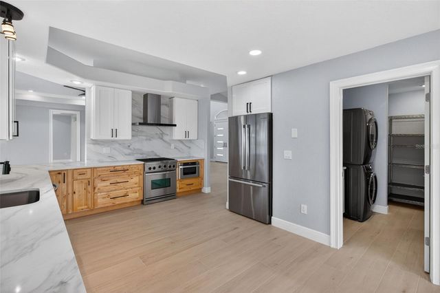 1073 79TH STREET S, St Petersburg, FL 33707