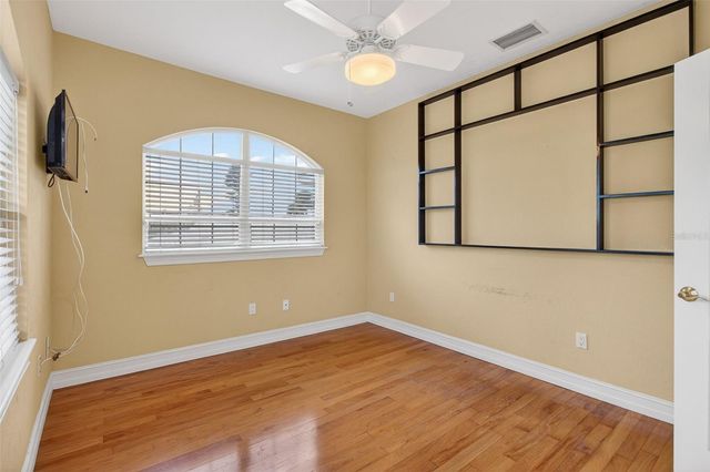 1073 79TH STREET S, St Petersburg, FL 33707