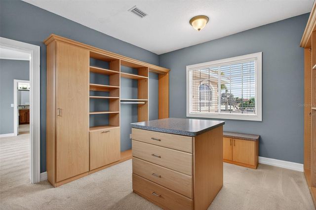 1073 79TH STREET S, St Petersburg, FL 33707