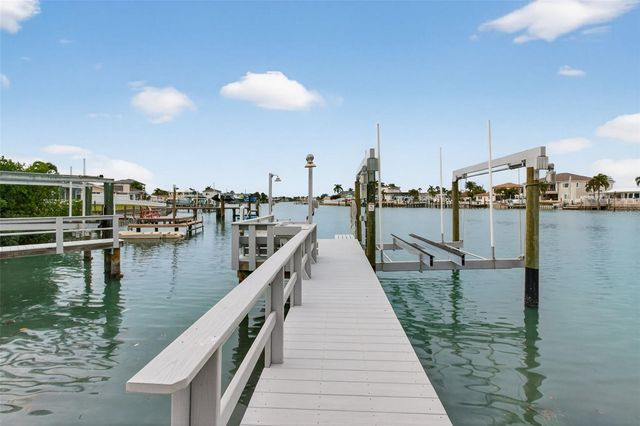 1073 79TH STREET S, St Petersburg, FL 33707