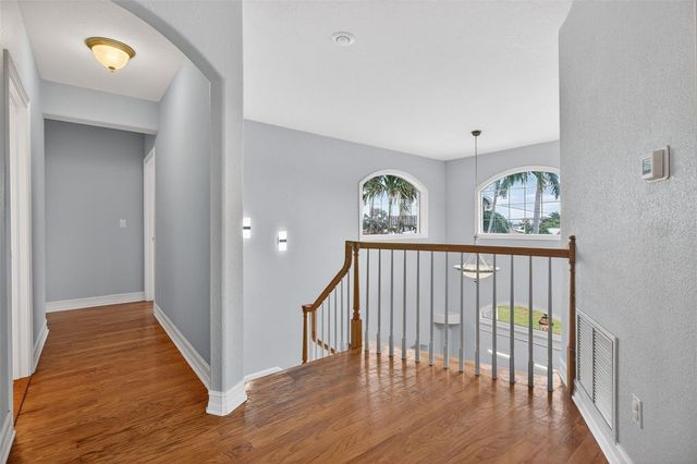 1073 79TH STREET S, St Petersburg, FL 33707