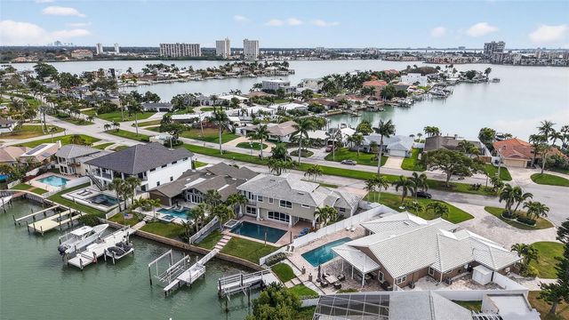 1073 79TH STREET S, St Petersburg, FL 33707