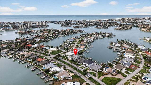 1073 79TH STREET S, St Petersburg, FL 33707