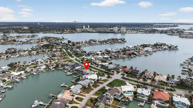 1073 79TH STREET S, St Petersburg, FL 33707