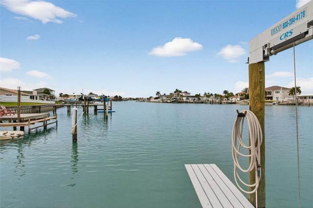 1073 79TH STREET S, St Petersburg, FL 33707