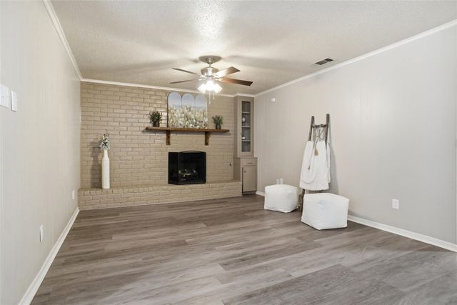 3215 Las Vegas Trail, Fort Worth, TX 76116