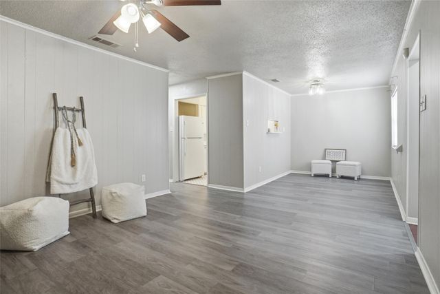 3215 Las Vegas Trail, Fort Worth, TX 76116