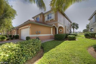 2426 Laurentina LN, Cape Coral, FL 33909