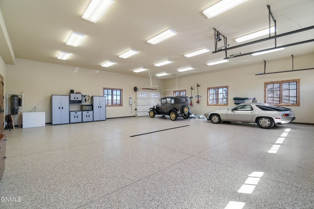 4910 Lakewood Drive SE, Mandan, ND 58554 photo 12