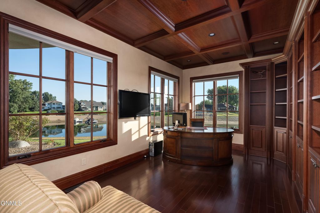 4910 Lakewood Drive SE, Mandan, ND 58554 photo 4