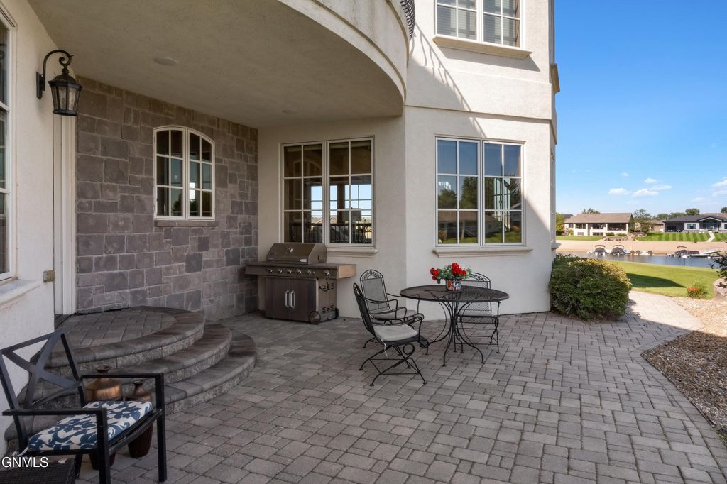 4910 Lakewood Drive SE, Mandan, ND 58554 photo 70