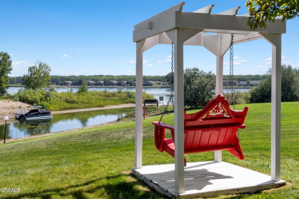 4910 Lakewood Drive SE, Mandan, ND 58554 photo 71