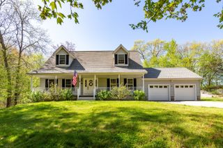 127 Massapeag Road, Montville, CT 06382
