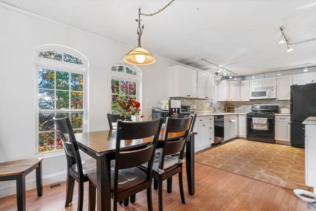 3 West Parish Lane, Merrimac, MA 01860